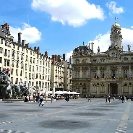 Loft De Charme Proche Hotel-de-ville - 1er Apartment